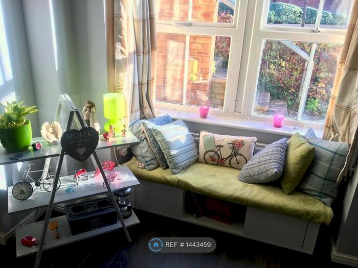 3 Bedroom End Of Terrace House To Rent In Plantation Road, Gillingham, ME7