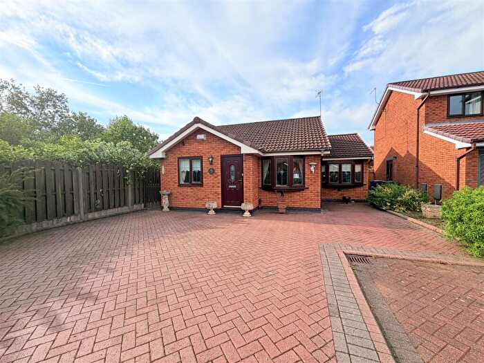 3 Bedroom Detached Bungalow For Sale In Pentland Way, Hyde, SK14