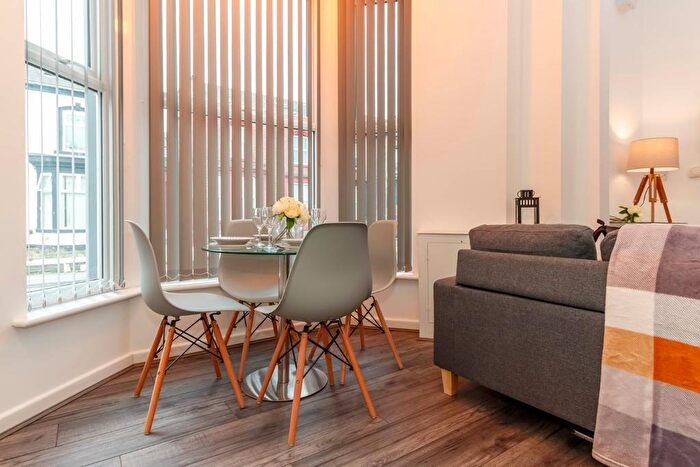 3 Bedroom Flat To Rent In Huntley Road, Liverpool, Merseyside, L6