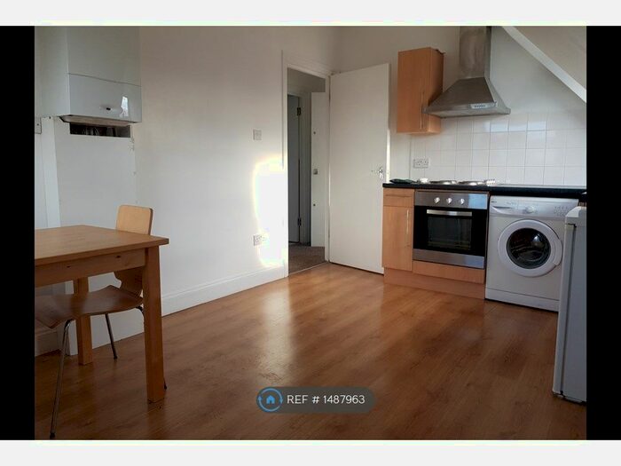 1 Bedroom Flat To Rent In Newburgh Road, London, W3