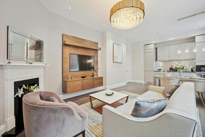2 Bedroom Flat To Rent In Maddox Street, Mayfair, W1S