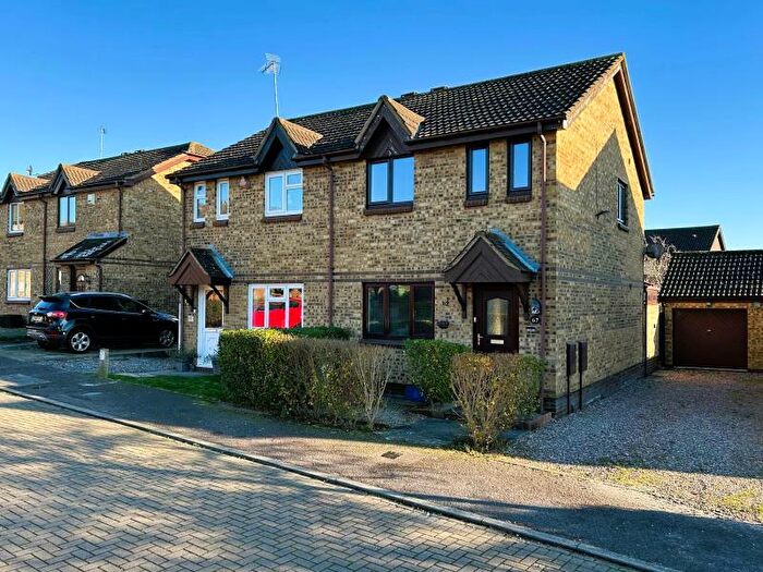 3 Bedroom Semi-Detached House To Rent In Westwood Close, Great Holm, MK8