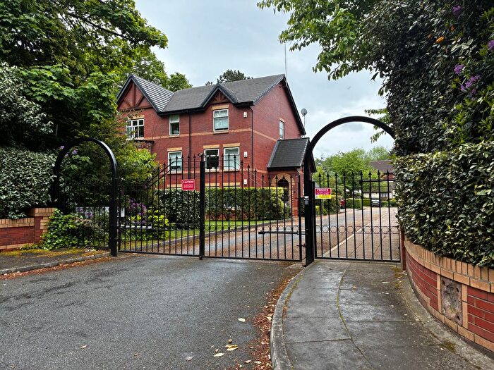 2 Bedroom Flat To Rent In Grosvenor Court, Liverpool, L18