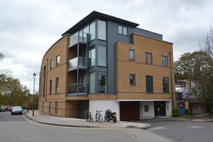 2 Bedroom Apartment To Rent In Centric, Acre Passage, Windsor, SL4