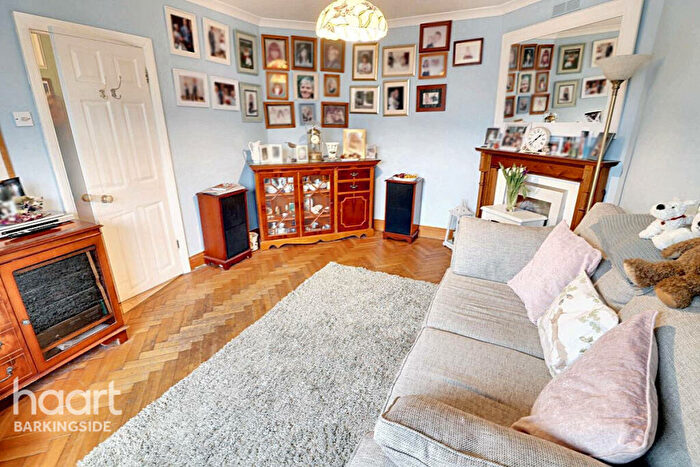 3 Bedroom End Of Terrace House For Sale In Fencepiece Road, Chigwell, IG7
