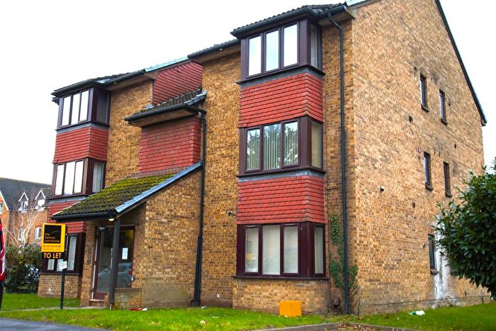 Studio To Rent In Mead Avenue, Langley, Berkshire, SL3