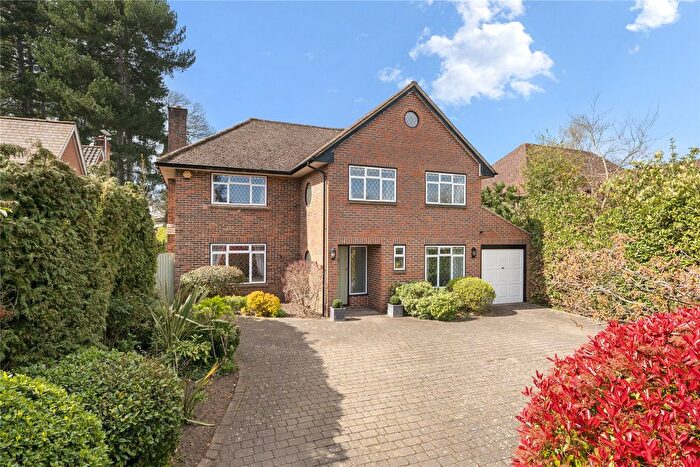 5 Bedroom Detached House For Sale In Beech Close, Cobham, Surrey, KT11