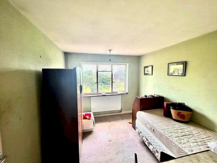 2 Bedroom Flat For Sale In Keymer Road, Hassocks, BN6