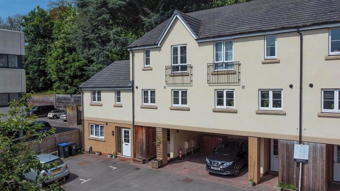 4 Bedroom Terraced House For Sale In Cole Close, Malmesbury, SN16