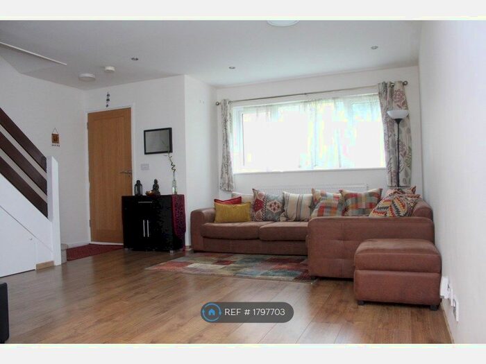 3 Bedroom End Of Terrace House To Rent In Garrick Crescent, Croydon, CR0