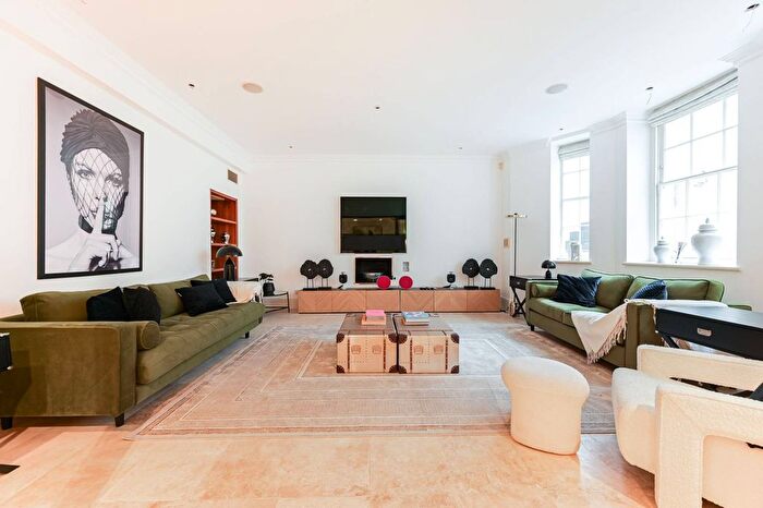 2 Bedroom Flat To Rent In St Georges Square, Pimlico, London, SW1V