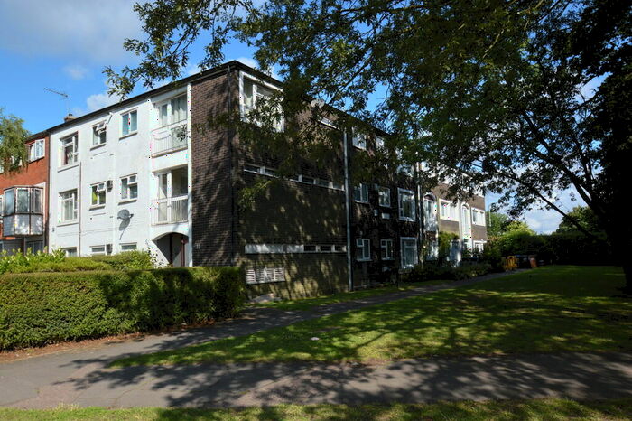 1 Bedroom Apartment To Rent In Northdown Road, AL10