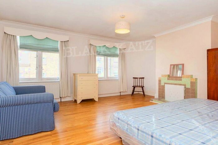3 Bedroom Flat To Rent In Chapel Market, N1