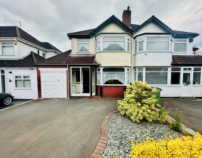 3 Bedroom Terraced House To Rent In Forest Road, Oldbury, B68