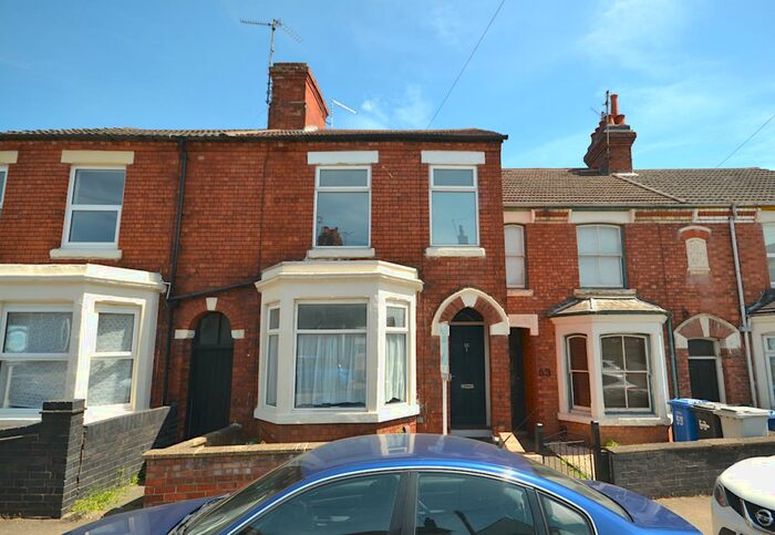 3 Bedroom Semi-Detached House To Rent In Bath Road, Kettering, NN16