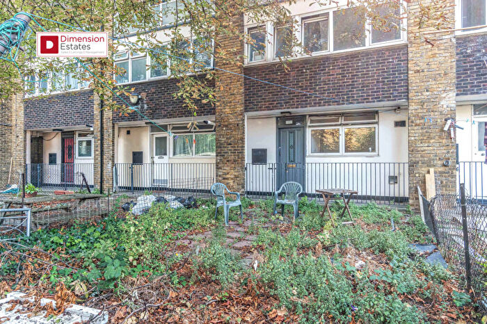 3 Bedroom Maisonette To Rent In Massingham Street, London, E1