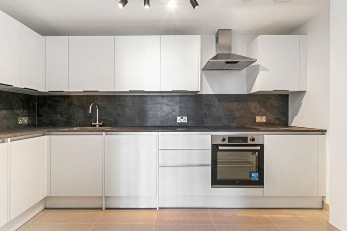 4 Bedroom Flat To Rent In Homerton High Street, London, E9