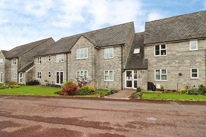 1 Bedroom Flat For Sale In Shortwood Road, Pucklechurch, Bristol, BS16