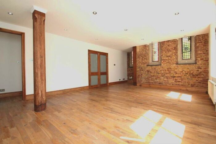 2 Bedroom Apartment To Rent In Cromwell Avenue, Highgate, N6
