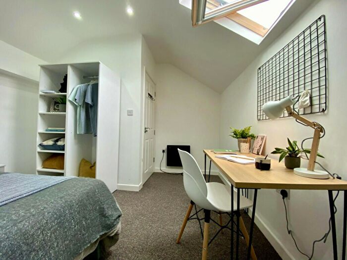 10 Bedroom Flat To Rent In Upper Allen Street, Sheffield, S3