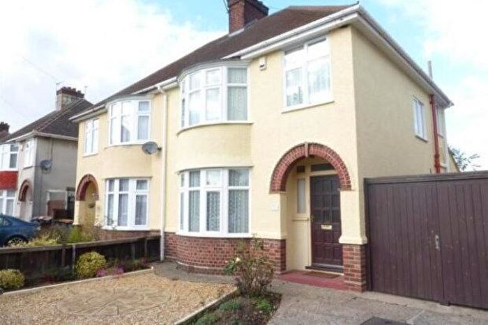 3 Bedroom Property To Rent In Brackley Road, Bedford, MK42