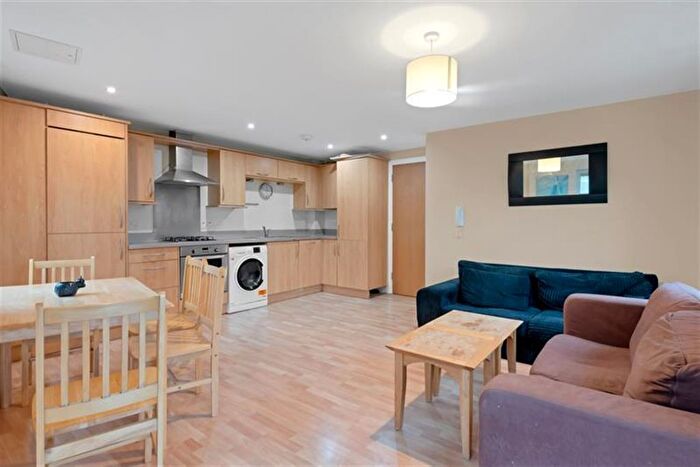 2 Bedroom Flat To Rent In Waterfront Plaza, Nottingham, NG2