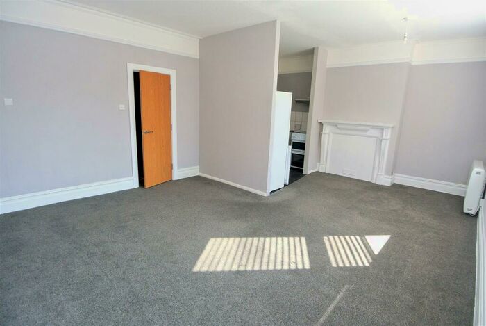 1 Bedroom Apartment To Rent In Weybridge, KT13