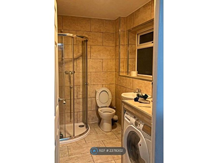 4 Bedroom Semi-Detached House To Rent In Loose Road, Maidstone, ME15