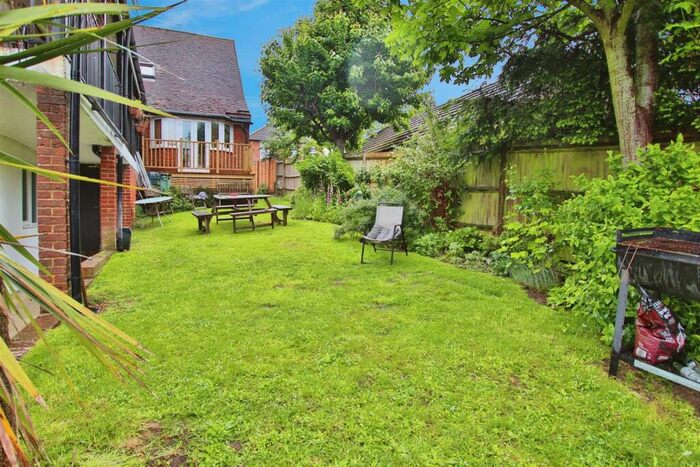 1 Bedroom Maisonette To Rent In Hamble Lane, Hamble, SO31
