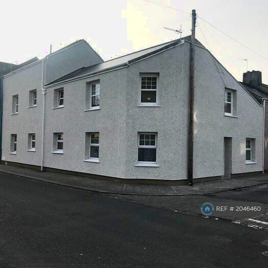 1 Bedroom Flat To Rent In Queen Street, Pembroke Dock, SA72