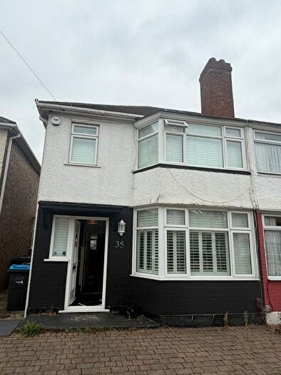 3 Bedroom End Terrace House To Rent In Tynemouth Drive, Enfield, EN1