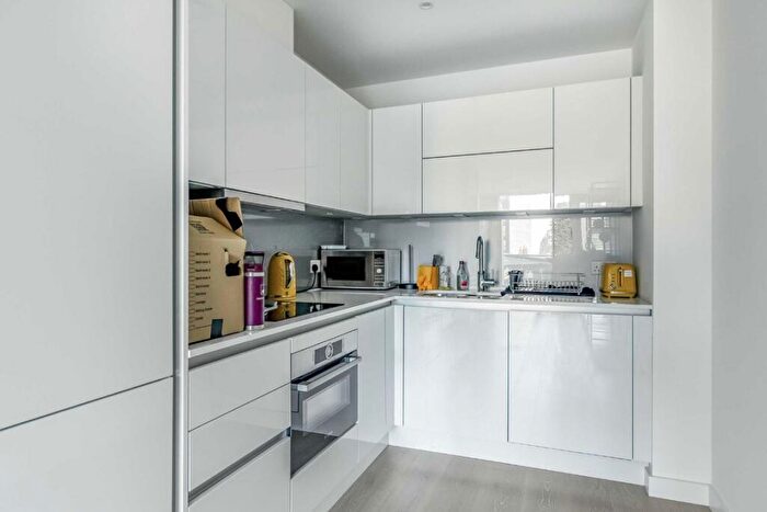 1 Bedroom Flat To Rent In City North Place, London, N4