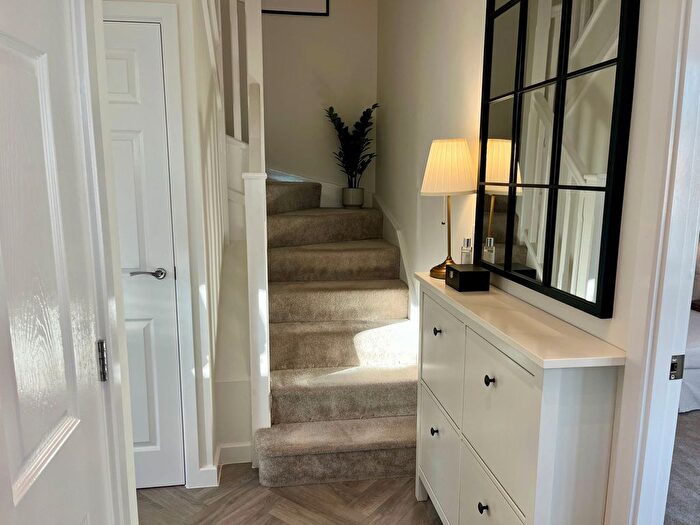 3 Bedroom Semi-detached House For Sale In Pulteney Drive, Leicester, Leicestershire, LE7