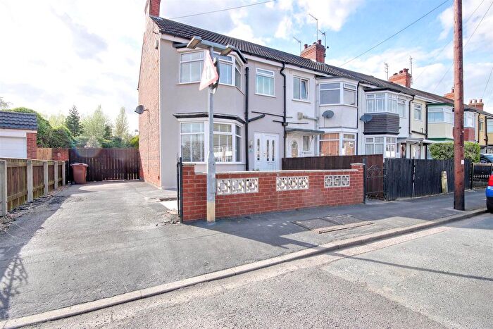 3 Bedroom End Terrace House For Sale In Etherington Road, Hull, HU6