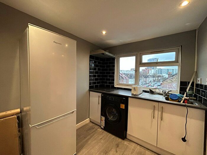 1 Bedroom Studio To Rent In Kingsley Road, TW3