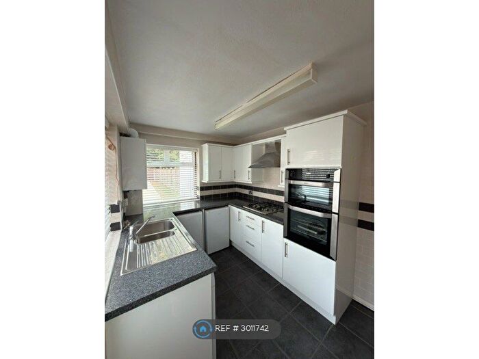 3 Bedroom Semi-Detached House To Rent In Bransdale Avenue, Coventry, CV6