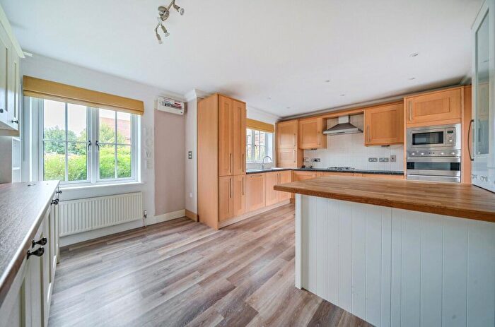 4 Bedroom Semi-Detached House For Sale In St. Pauls Court, Lynsted, Sittingbourne, Kent, ME9