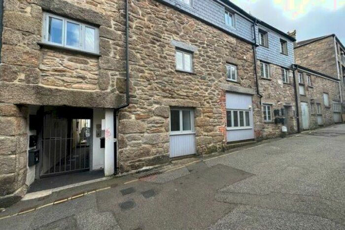 2 Bedroom Flat To Rent In The Barn, Penzance, TR18