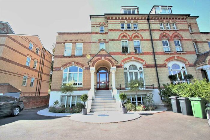 6 Bedroom Detached House To Rent In Fairmile, Henley On Thames, RG9