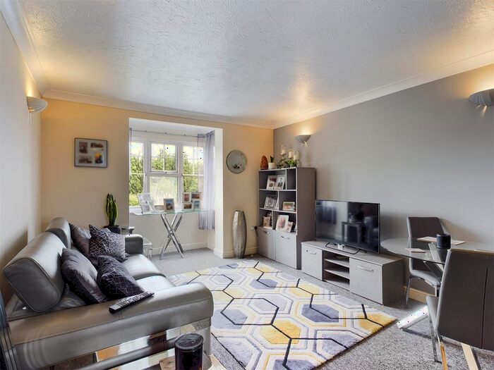 2 Bedroom Flat To Rent In Pinkers Mead, Emersons Green, Bristol, BS16