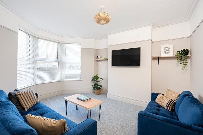 7 Bedroom Semi-Detached House To Rent In Gloucester Road, Bristol, BS7