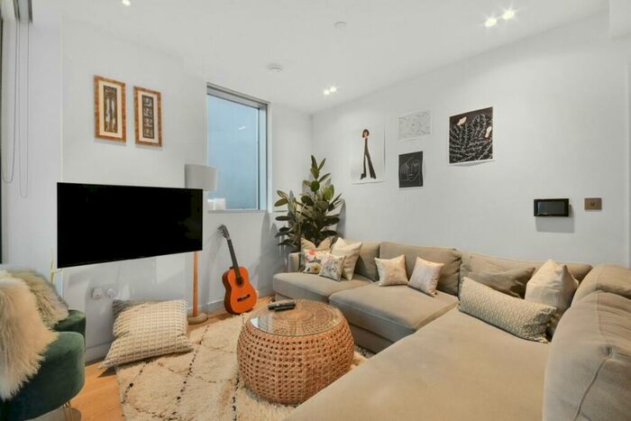1 Bedroom Apartment To Rent In City Road London, EC1V