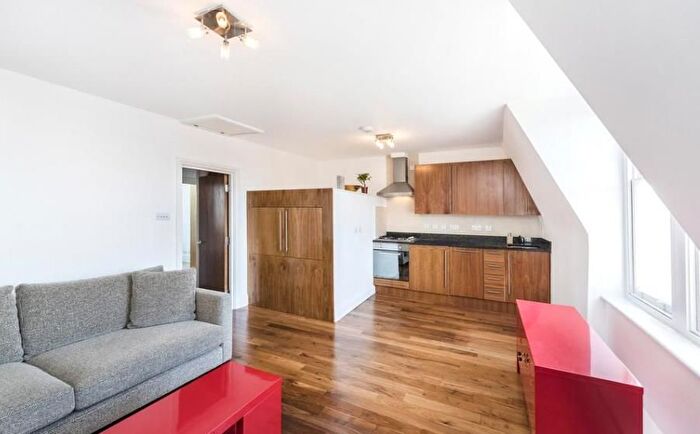 2 Bedroom Flat To Rent In Great Portland Street, Fitzrovia, London, W1W