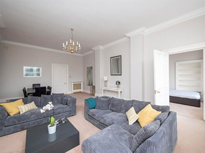 3 Bedroom Flat To Rent In Glenfinlas Street, Edinburgh, EH3