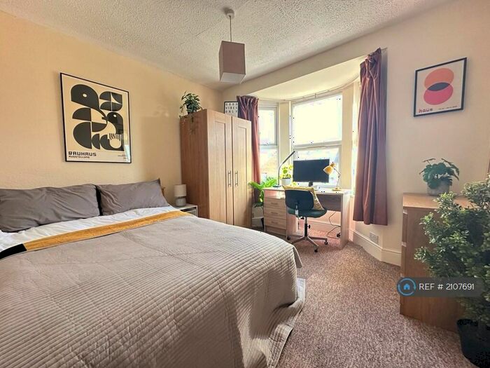 7 Bedroom Terraced House To Rent In Monks Road, Exeter, EX4