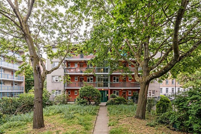 3 Bedroom Flat For Sale In Tavistock Place, Bloomsbury, WC1H