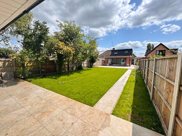 5 Bedroom Semi-Detached House To Rent In Sowerby Avenue, LU2