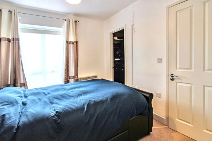 2 Bedroom Flat For Sale In Garrett House, Swindon, Wiltshire, SN2