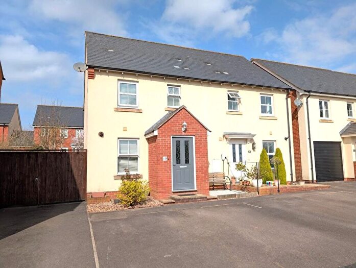 3 Bedroom Semi-Detached House For Sale In Dogwood Road, Almondsbury, Bristol, BS32