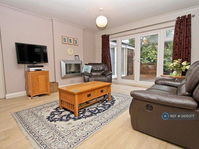 3 Bedroom Flat To Rent In Ruislip, Ruislip, HA4